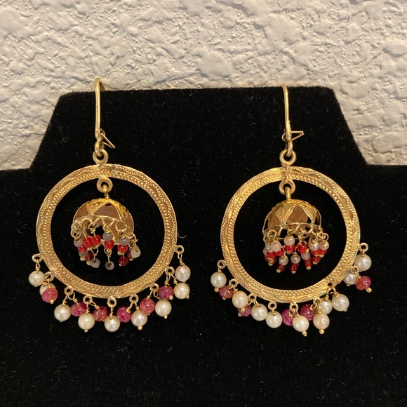 Earrings. Beautiful. Pre Owned. Gold Tone. - Picture 8 of 15